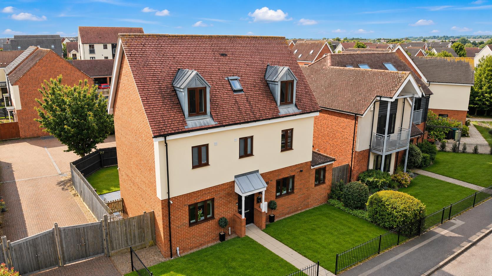 5 bed property in Milton Road, Milton Keynes